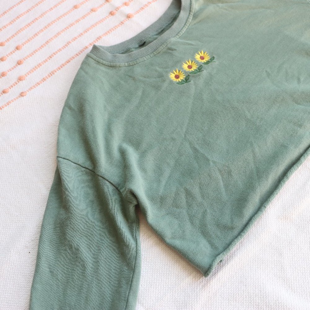 Sunflower green cropped crew neck